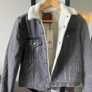 NWT Levi Sherpa Gray Denim Jacket